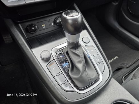 Certified 2022 Hyundai Kona Limited FWD image 27