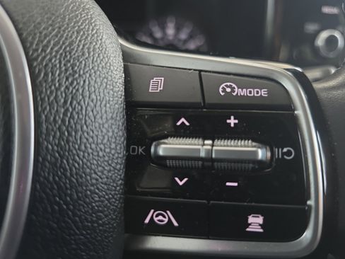 Certified 2023 Kia Sorento EX image 24