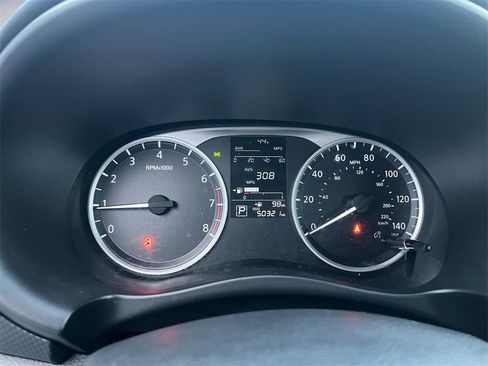 Used 2024 Nissan Kicks S image 13