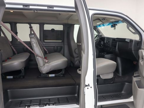Used 2023 Chevrolet Express 3500 LS RWD image 12