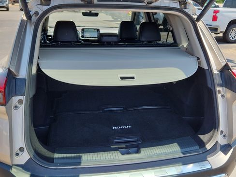 Used 2022 Nissan Rogue Platinum w/ Head-Up Display Package image 8