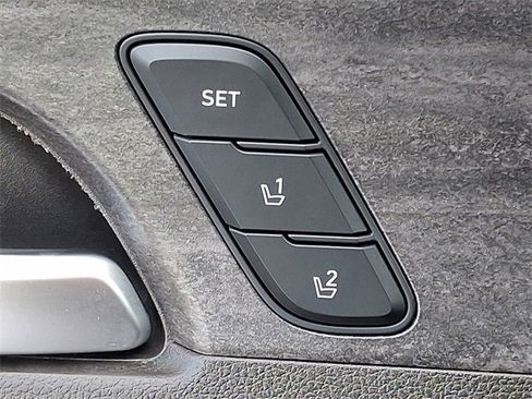 Used 2020 Hyundai Santa Fe Limited image 24