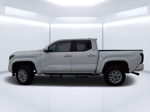 Used 2024 Toyota Tacoma SR5 w/ SR5 Upgrade Package RWD image 6