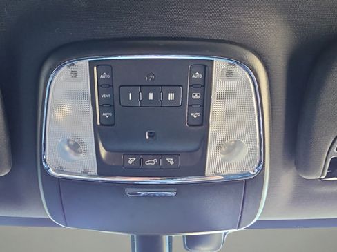 Used 2021 Jeep Grand Cherokee Overland AWD/4WD image 15