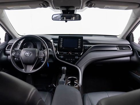 Used 2024 Toyota Camry SE FWD image 11