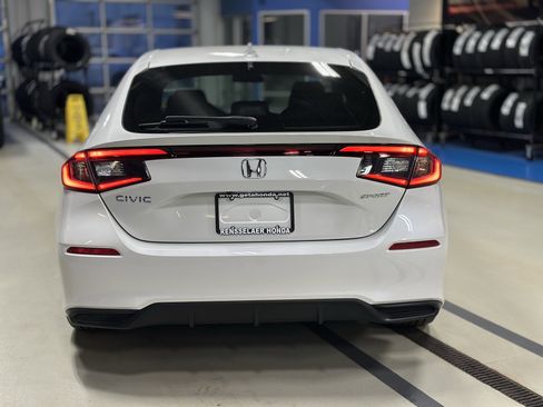 Used 2023 Honda Civic Sport image 5