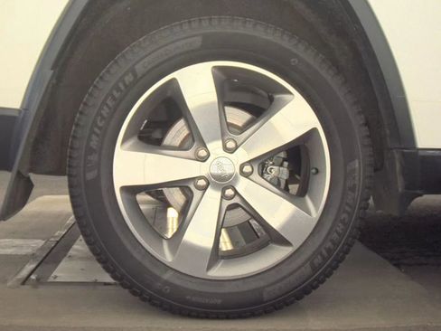 Used 2014 Jeep Grand Cherokee Limited image 11