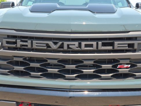 Used 2025 Chevrolet Silverado 1500 Custom Trail Boss AWD/4WD image 9