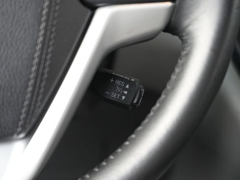 Used 2017 Toyota Sienna XLE Premium FWD image 45
