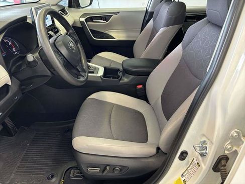 Certified 2025 Toyota RAV4 XLE w/ Convenience Package FWD image 15