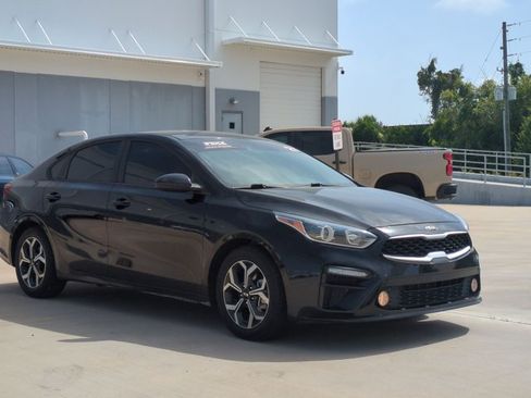Used 2021 Kia Forte LXS FWD image 3