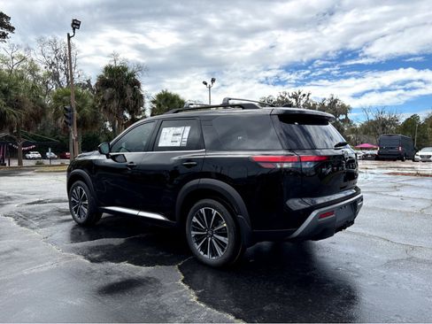 New 2026 Nissan Pathfinder Platinum image 29