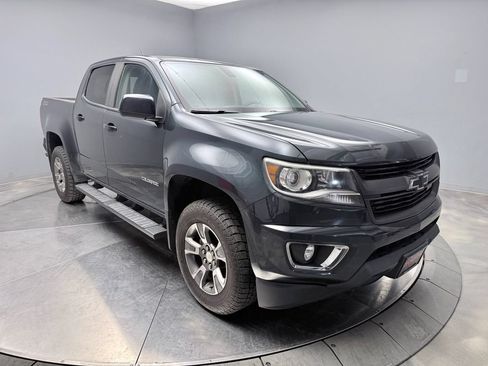 Used 2017 Chevrolet Colorado Z71 AWD/4WD image 3