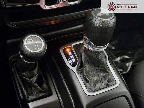 Used 2020 Jeep Wrangler Unlimited Sport S AWD/4WD image 17