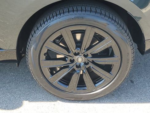 Used 2025 Land Rover Range Rover Autobiography AWD/4WD image 6