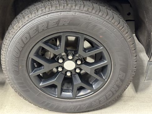 Used 2019 GMC Canyon All Terrain w/ All Terrain X Package AWD/4WD image 9