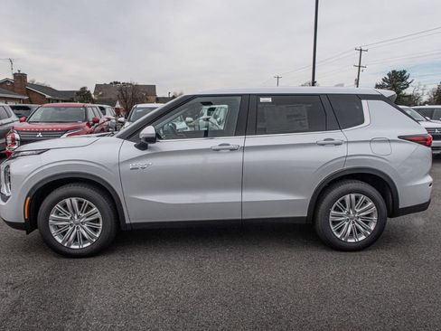 New 2025 Mitsubishi Outlander ES AWD/4WD image 3
