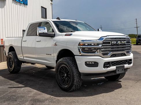 Used 2026 RAM 2500 Laramie AWD/4WD image 5