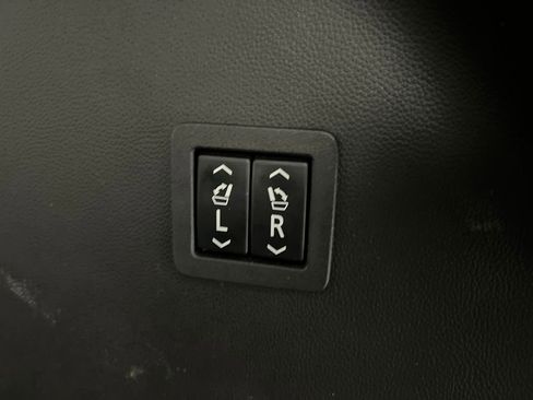 Used 2018 Buick Enclave Premium image 39