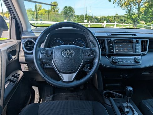 Used 2017 Toyota RAV4 XLE w/ Carpet Mat Package AWD/4WD image 30