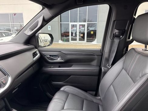 Used 2024 Chevrolet Suburban RST w/ Luxury Package AWD/4WD image 34