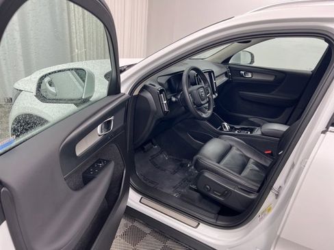 Used 2023 Volvo XC40 B5 Plus w/ Driver Assist Package image 12