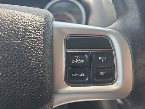 Used 2020 Dodge Journey SE w/ SE Popular Equipment Group FWD image 28