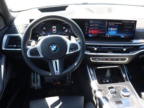 Used 2025 BMW X5 M60i image 11