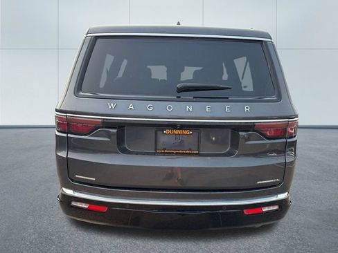 Used 2023 Jeep Wagoneer L Series II AWD/4WD image 3