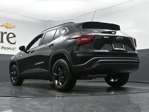 New 2026 Chevrolet Trax LT w/ Driver Confidence Package FWD image 5