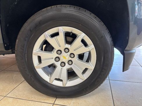 Used 2019 Chevrolet Colorado LT w/ LT Convenience Package AWD/4WD image 15