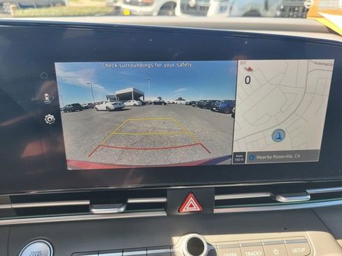 Used 2024 Hyundai Elantra SEL image 21