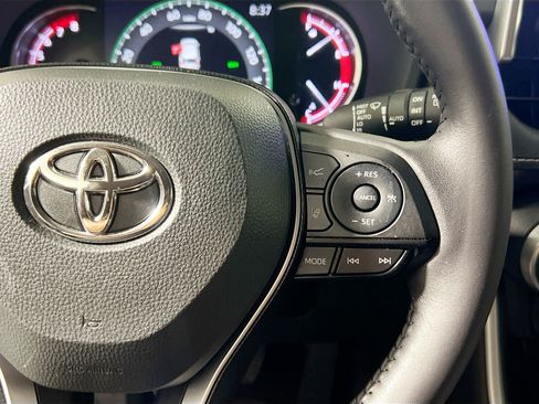 Used 2025 Toyota RAV4 XLE Premium w/ Weather Package FWD image 19