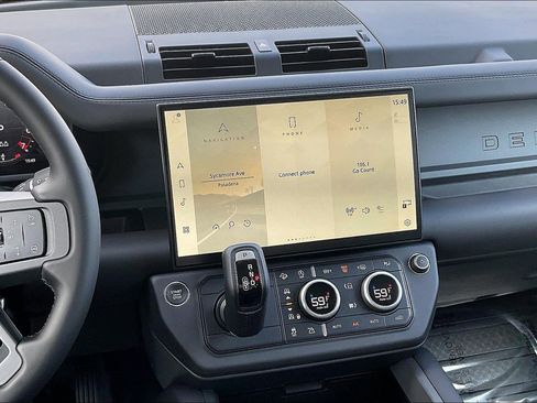 New 2026 Land Rover Defender 110 X-Dynamic SE image 9