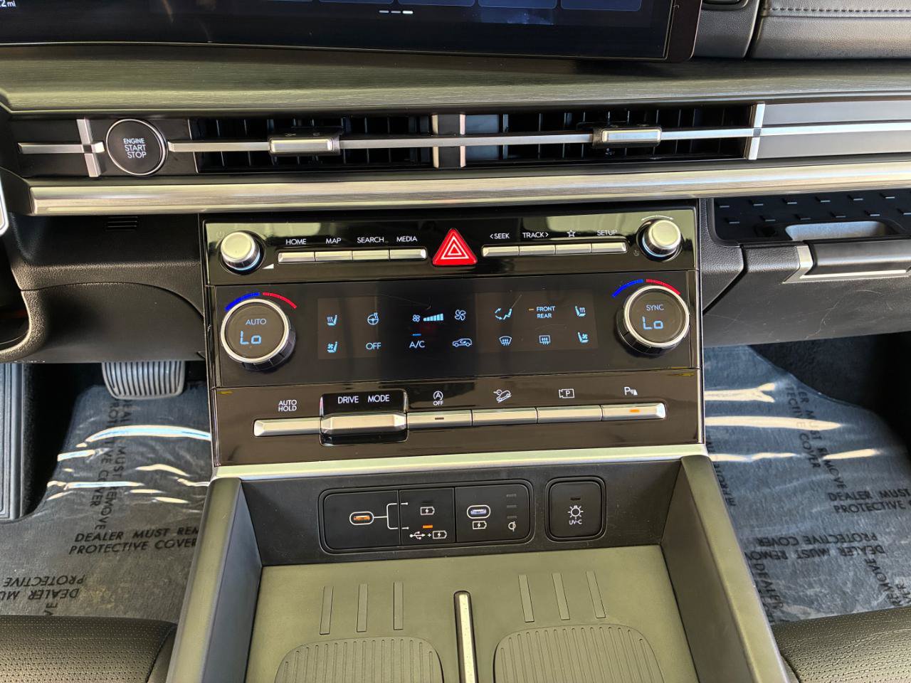 Used 2024 Hyundai Santa Fe Limited FWD image 23