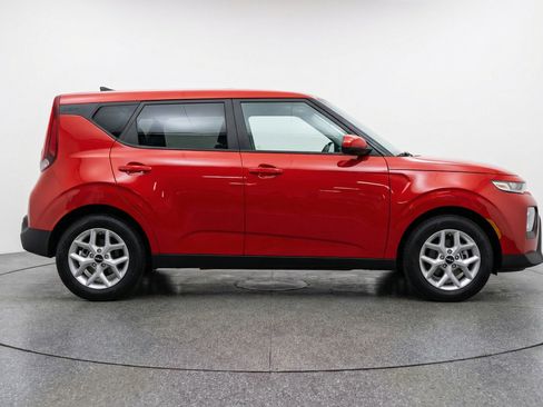 Used 2025 Kia Soul LX w/ LX Technology Package image 11