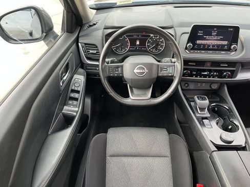 Used 2025 Nissan Rogue SV AWD/4WD image 9