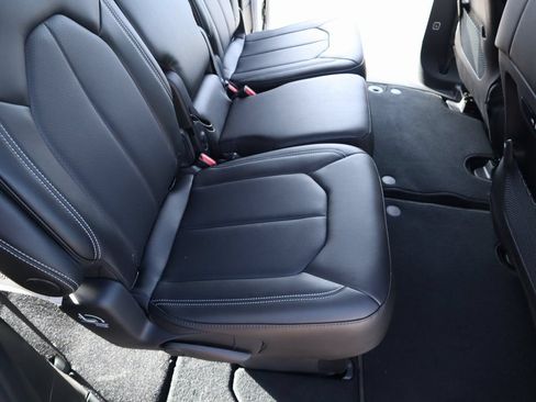 New 2026 Chrysler Pacifica Select FWD image 14