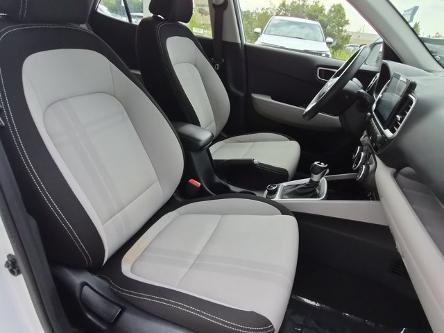 Used 2025 Hyundai Venue SEL FWD image 27