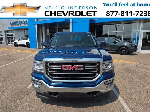 Used 2018 GMC Sierra 1500 SLE w/ SLE Value Package AWD/4WD image 2