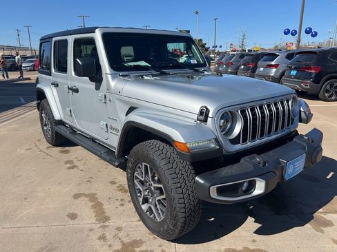 Used 2024 Jeep Wrangler Sahara image 3