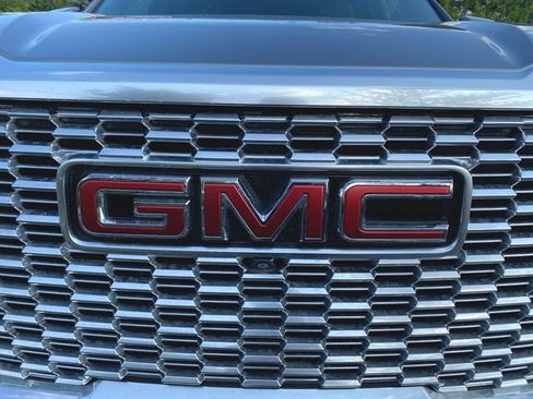 Used 2023 GMC Yukon XL Denali w/ Denali Reserve Package AWD/4WD image 32