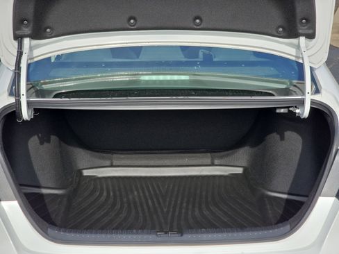 Certified 2025 Honda Accord LX image 12