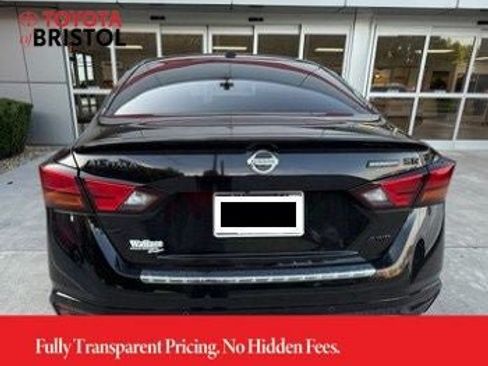 Used 2022 Nissan Altima 2.5 SR w/ Midnight Edition Package AWD/4WD image 6