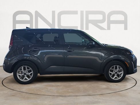 Certified 2025 Kia Soul LX w/ LX Technology Package FWD image 9