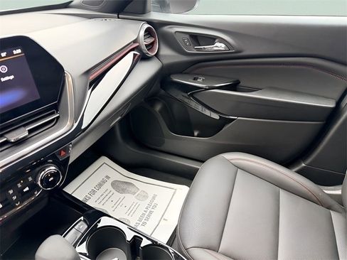 Used 2025 Chevrolet Trax RS w/ Driver Confidence Package image 29