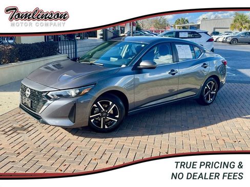 Used 2025 Nissan Sentra SV image 1