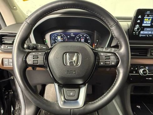 Used 2024 Honda Pilot Elite image 19