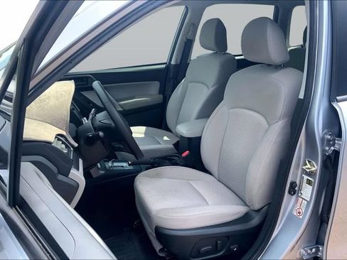Used 2017 Subaru Forester 2.5i Premium AWD/4WD image 17