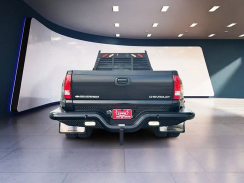 Used 2004 Chevrolet Silverado 3500 Pickup 4D 8 ft w/ Heavy-Duty Power Package image 4